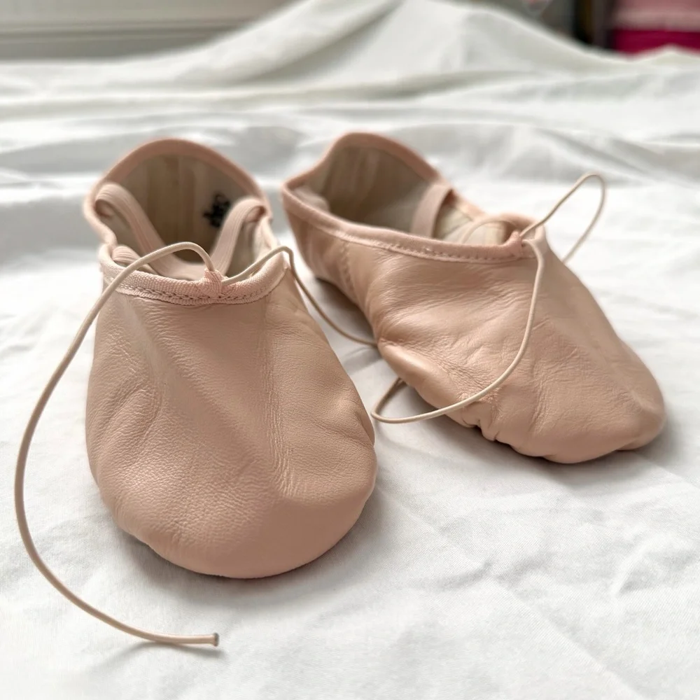 Capezio Leather Split-Sole Juliet Ballet Flat Shoe | Dance Size 6.5 Wide | NWOT